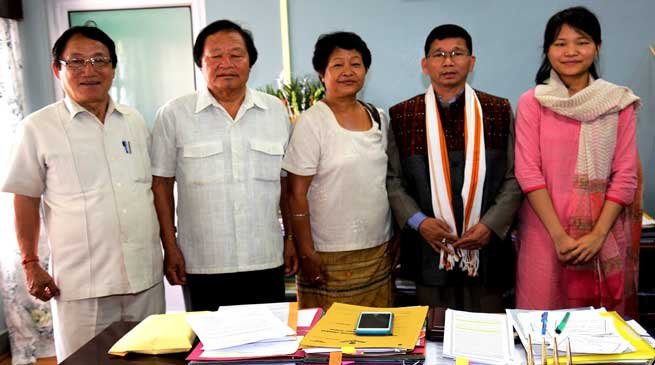 Chief Minister Kalikho Pul meets UPSC qualifier Duyu Kampu