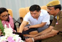 Khandu Briefed by GREF Official About Bomdila-Tawang Road