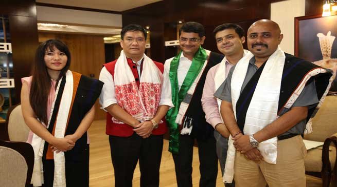 Khandu assured his Support to Vodafone for its Expansion in the State