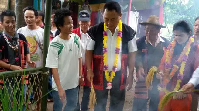Lok Sabha MP Ninong Ering today joined the celebration of the Keh-Meh-Ha