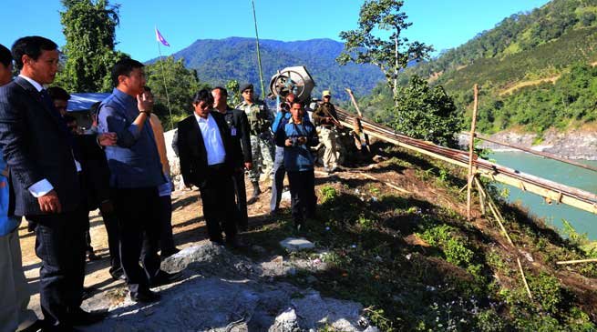 Khandu inspects Nugong suspension Bridge over Siang River