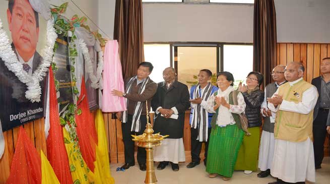 Khandu inaugurates Tadar Taniang Hall