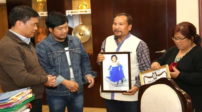 Khandu Lauded the bravery of Late Tarh Peeju