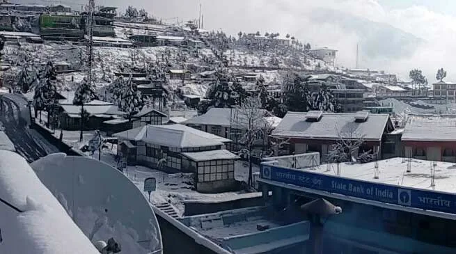 Arunachal- Heavy Snowfall in Tawang, Sela pass and Bomdila