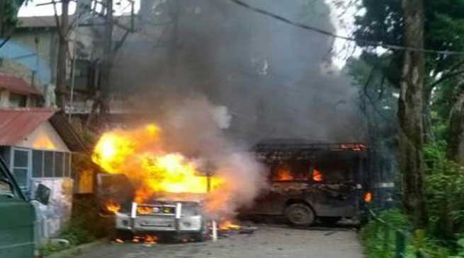 Darjeeling- GJM Protest turns Violent, 12 Hrs bandh, Army deployed