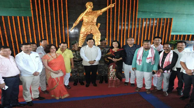 Sonowal unveiled statue of Bir Lachit Borphukan at Dinjan Military Station