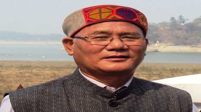 Khandu congratulates eminent writer Yeshi Dorjee Thongchi
