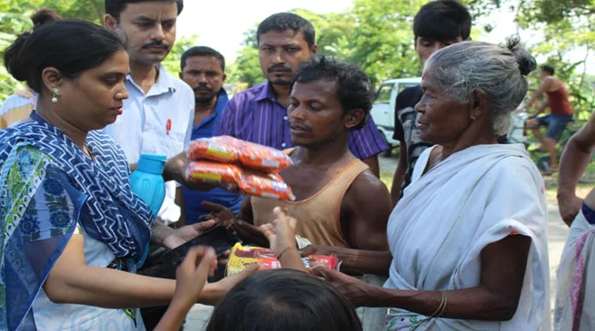 Army Public School (APS), Tezpur distribute flood relief item to villagers