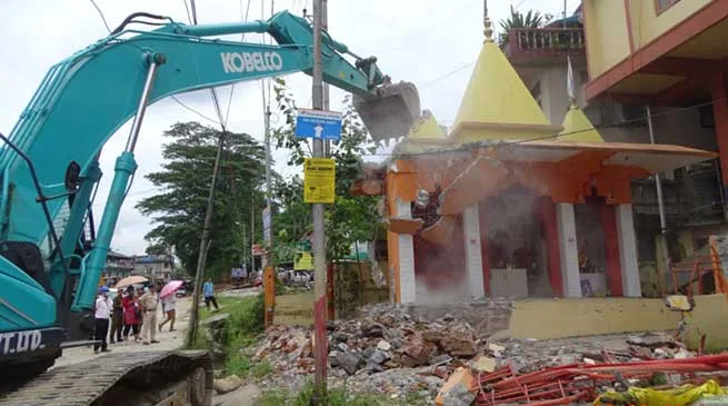 Four lane highway project- People raising voice against eviction drive