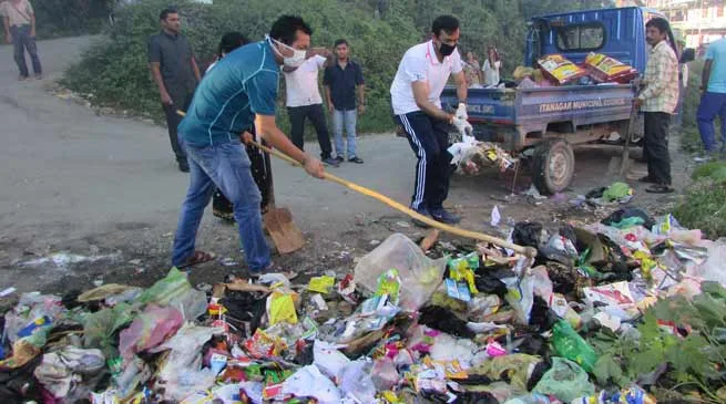 DC Prince Dhawan took parts in "swachhta hi seva" programme