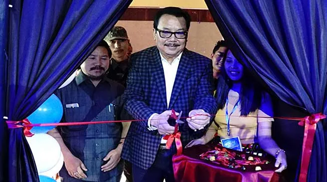 Chowna Mein inaugurates Arunachal Idol