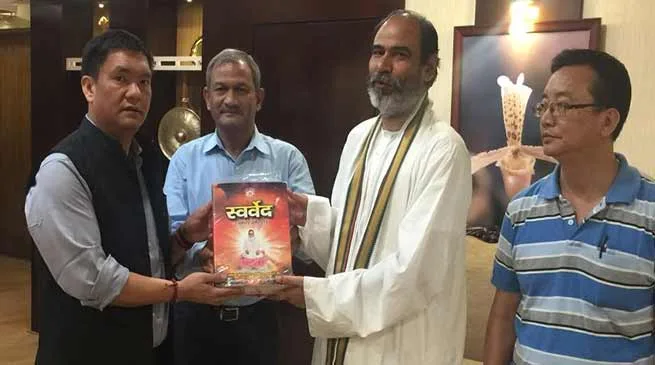 Delegation of Vihangam Yog sansthan meets CM, and Governor