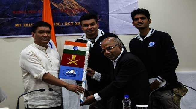 Pema Khandu flagged-in Mt Trishul Expedition Team