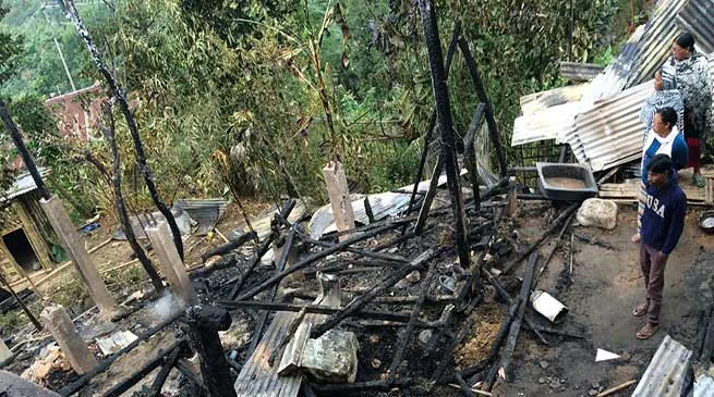 DC Longding visits fire site at SSB Colony, distributes immediate relief