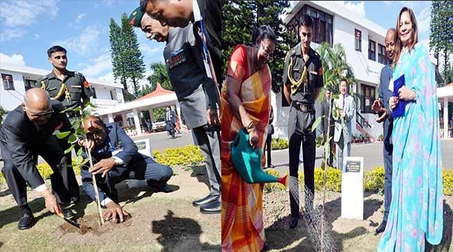 Itanagar- President, First Lady plant saplings in Raj Bhavan