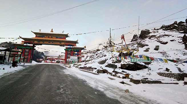 Tawang, Sela pass witnesses first Snowfall of this winter