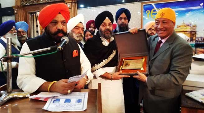 Delhi Sikh Samaj Honoured Robin Hibu with "Guru ka Ladla Award "