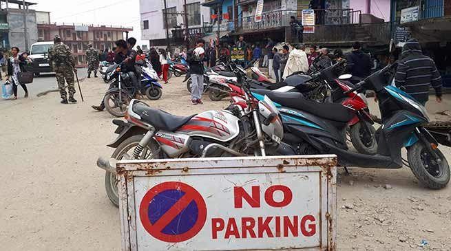Arunachal:  Police Violates No Parking rule in Itanagar