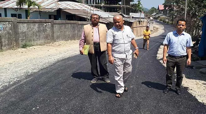 Itanagar : Carpeting of Jully-Ganga Market road on a war footing