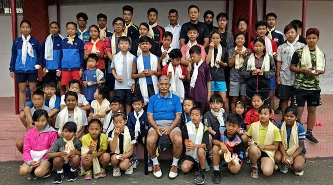 Arunachal:  Governor  interacts with budding badminton players