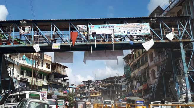 Itanagar: Are Torn and dirty banners and posters are beauty of capital complex ..?