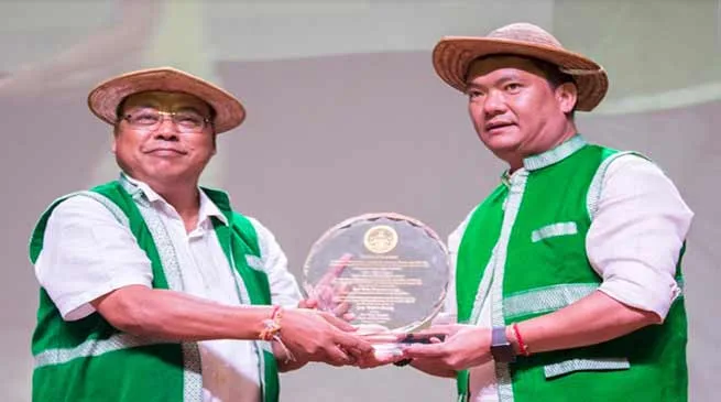 Arunachal : CM Pema Khandu honoured by