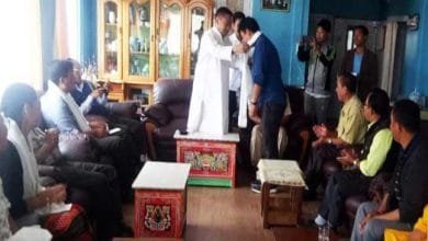 Arunachal: Japu Deru gives cash award to students who cleared APPCS prelims exam