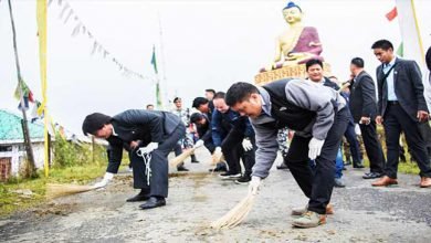 Arunachal: Khandu launches 'Swachhata Hi Sewa' by cleaning the street at Tawang