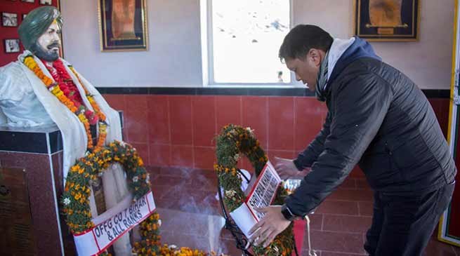 Arunachal: Pema Khandu visits the memorial of Subedar Joginder Singh at Bumla