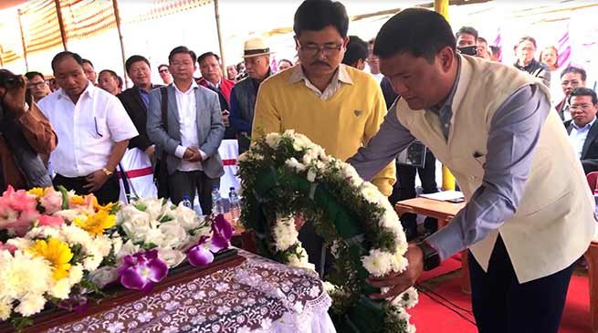 Arunachal CM attends funeral of late Nabam Runghi