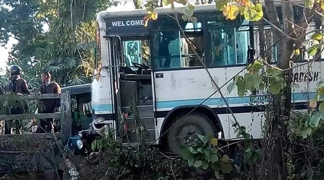 Itanagar: 5 Injured after APST bus met with an accident in Chandanagar