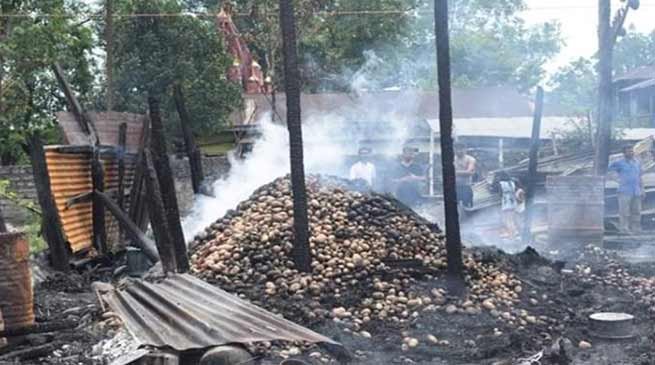Arunachal: 19 shops gutted in Tezu Fire 