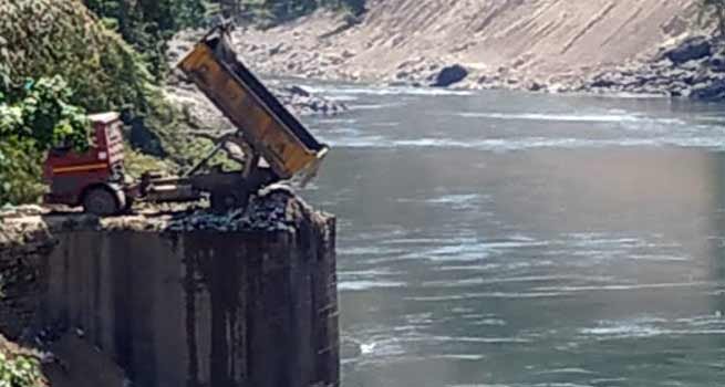 Arunachal: Stop disposing garbage in Kameng river- DC Order