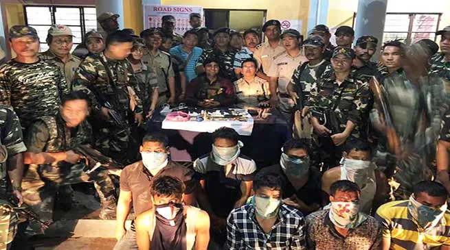 Arunachal: Police foil Bank robbery attempt in Roing, nab 8 robbers with arms 