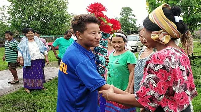 Arunachal: Oyi Tayeng gets warm welcome at Borguli