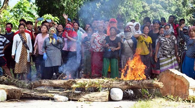 Arunachal: Angry villagers blocked road, burn tyres, compelled demolition team to return 