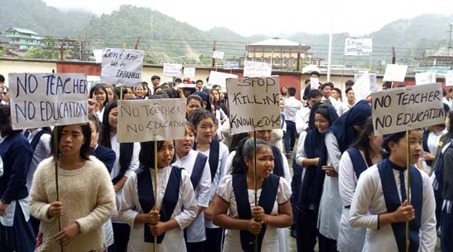 Arunachal: Students protests in Sagalee against teacher shortage