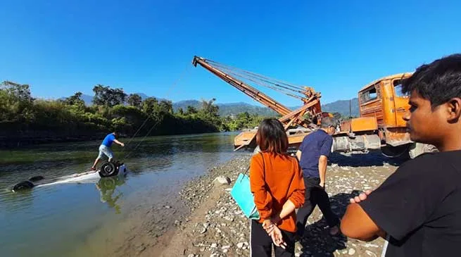 Arunachal: Brave constable jumps in to Dikrong River and saves trapped couple  