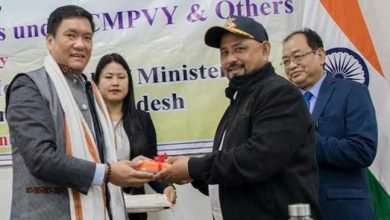 Arunachal: Khandu distributes POS machines to beneficiaries of CMPVY