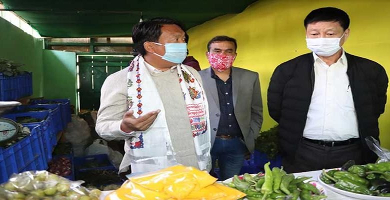 Arunachal: Tawang MLA Tsering Tashi inaugurates sales counter of Agriculture produce