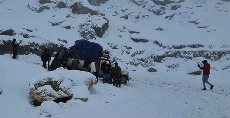 Arunachal records heavy snow fall in Tawang and Sela Pass