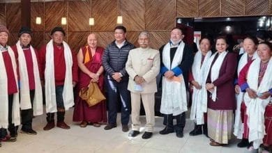 Arunachal- Governor felicitates local paper makers