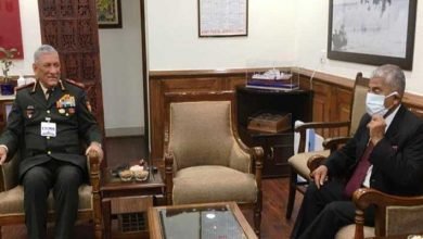 Governor discusses Armed Forces issues related to Arunachal Pradesh with CDS