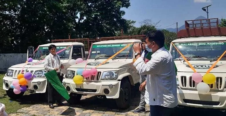 Arunachal: ADC Mebo flags off 3 vehicles for 3 SHGs funded under ArSRLM