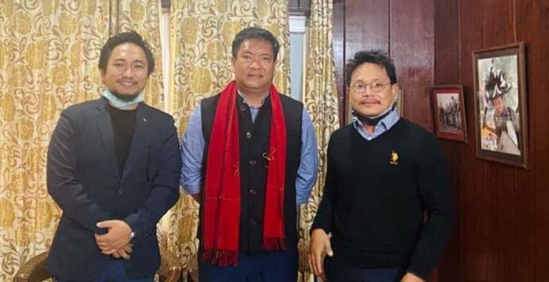 Film & Television Guild of Arunachal (FTGA) today met Chief Minister, Pema Khandu and submitted a memorandum for the first ever film and television festival of Arunachal to be held in Pasighat