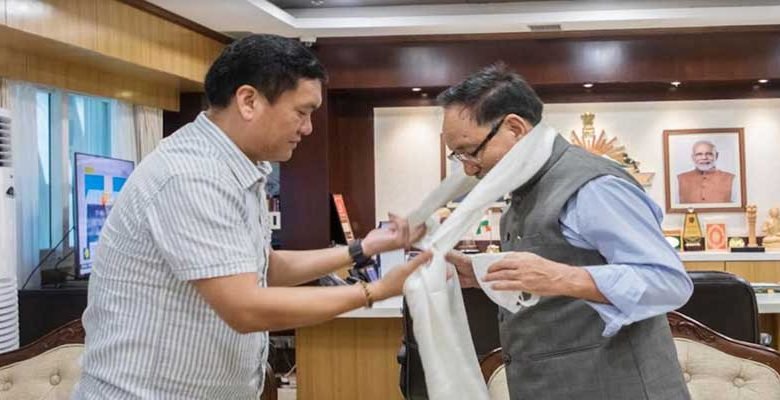 Arunachal: Pema Khandu bids farewell to CIC Dr Joram Begi