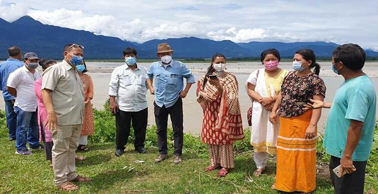 Arunachal: MLA Kaling Moyong with DC Pasighat Dr. Kinny Singh visits Rengging village sinking zone areas