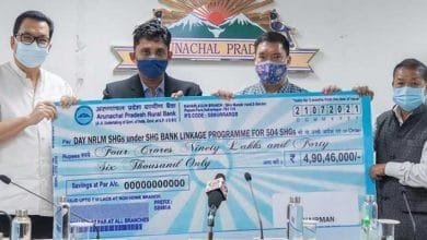 Arunachal: Pema Khandu disburses Loan worth of Rs 8.27 Crores to SGP under DAY NRLM