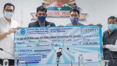Arunachal: Pema Khandu disburses Loan worth of Rs 8.27 Crores to SGP under DAY NRLM