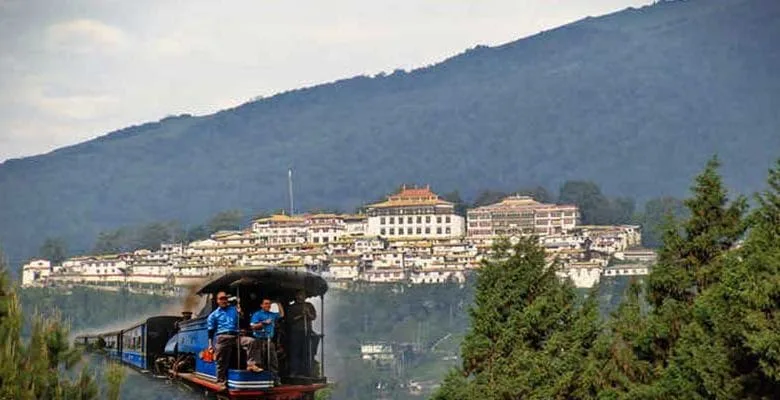 Arunachal CM gives his nod to NFR's 'Toy Train Project' for Tawang
